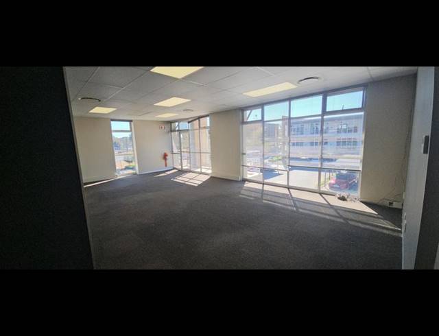 BUSINESS PROPERTY TO RENT IN CARLSWALD